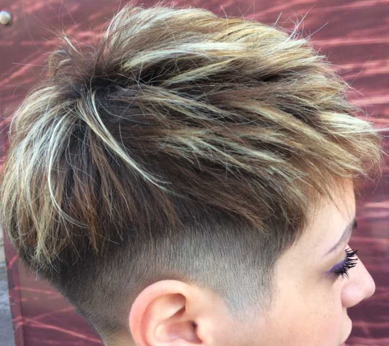 Taglio razor femminile